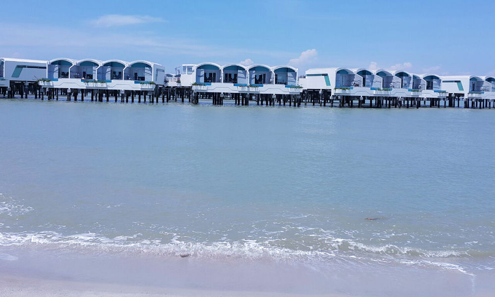 Hotel Lexis Hibiscus Port Dickson Esterno foto Overwater bungalows at the resort