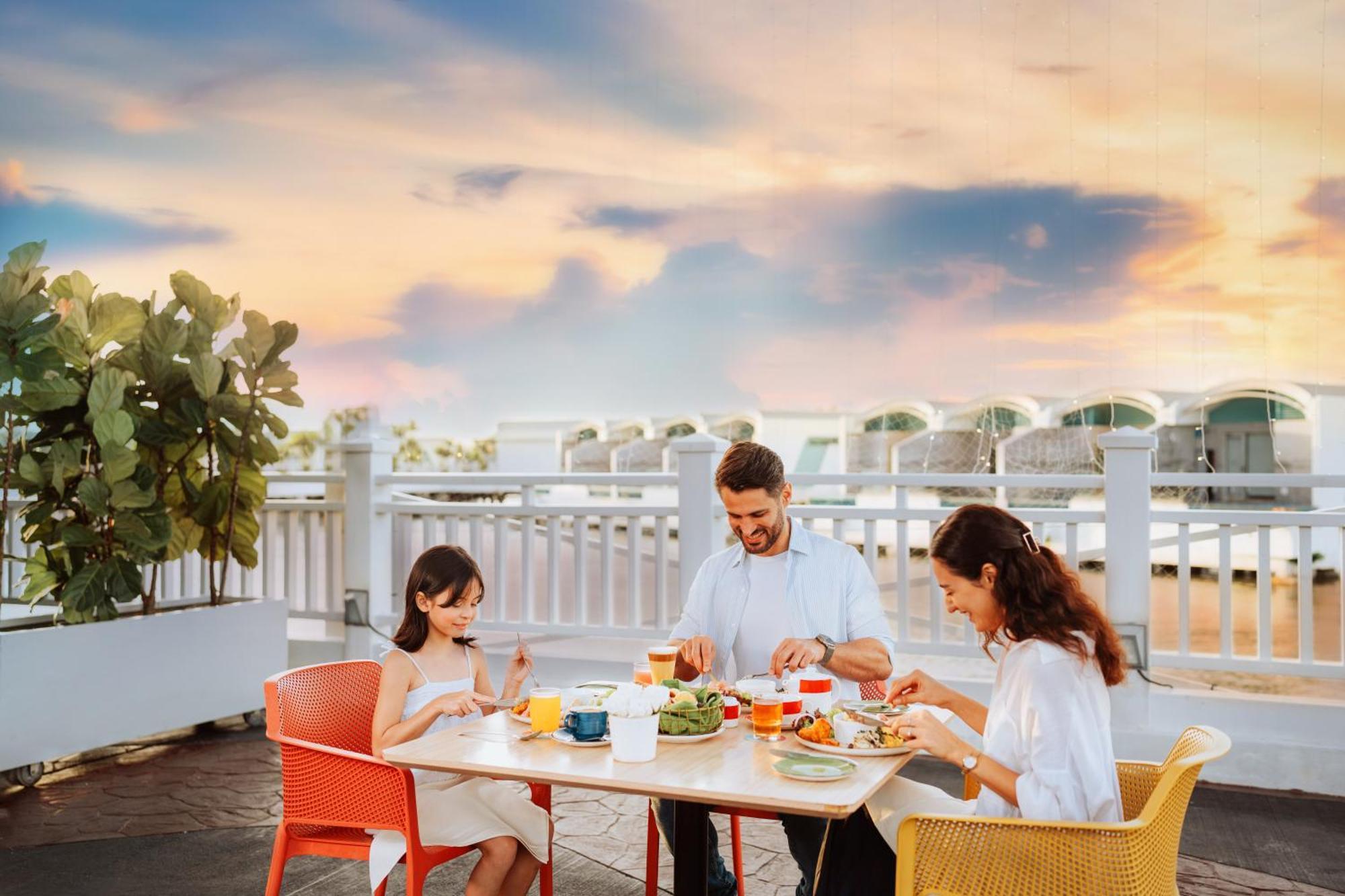 Hotel Lexis Hibiscus Port Dickson Esterno foto