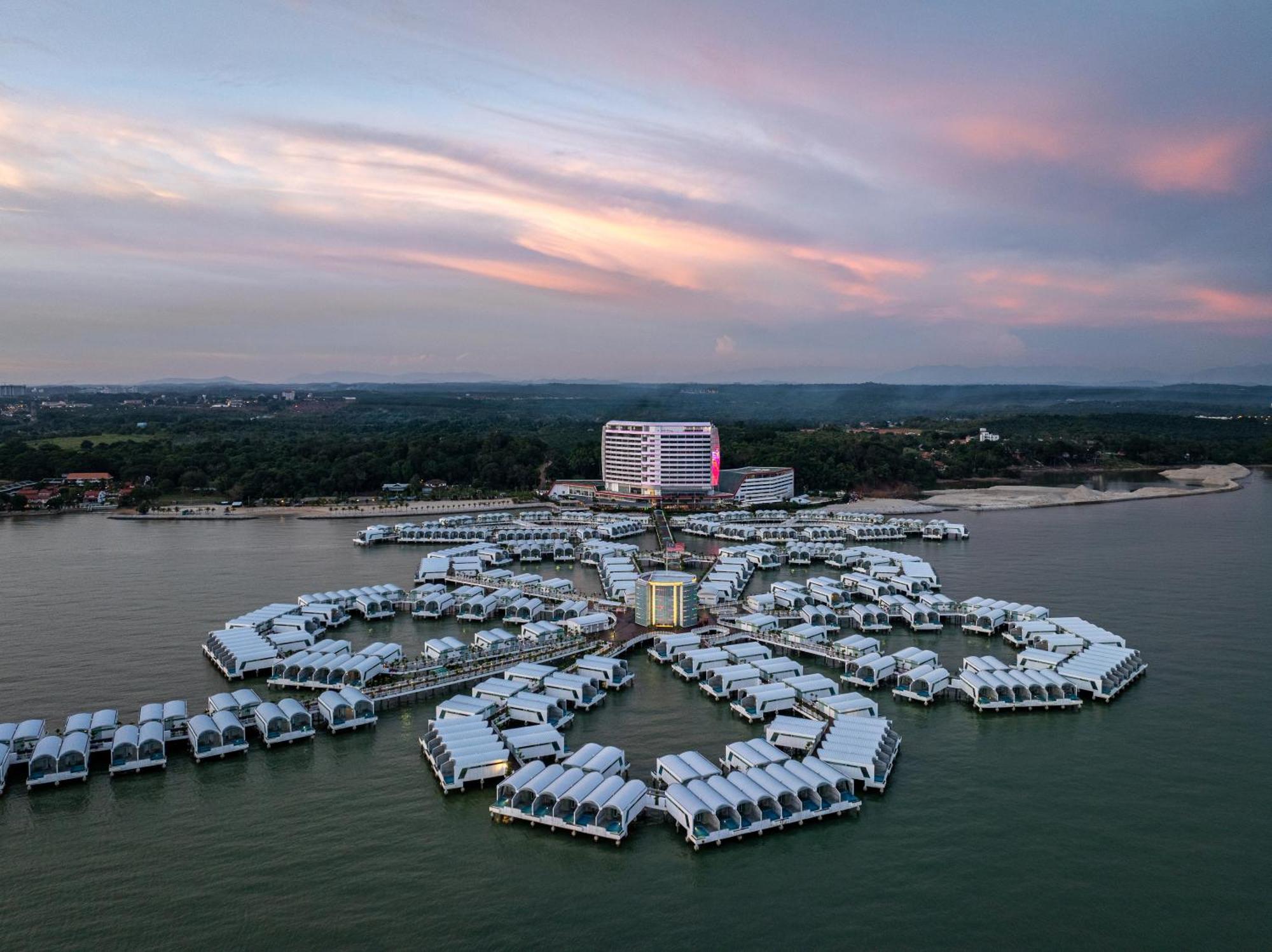 Hotel Lexis Hibiscus Port Dickson Esterno foto